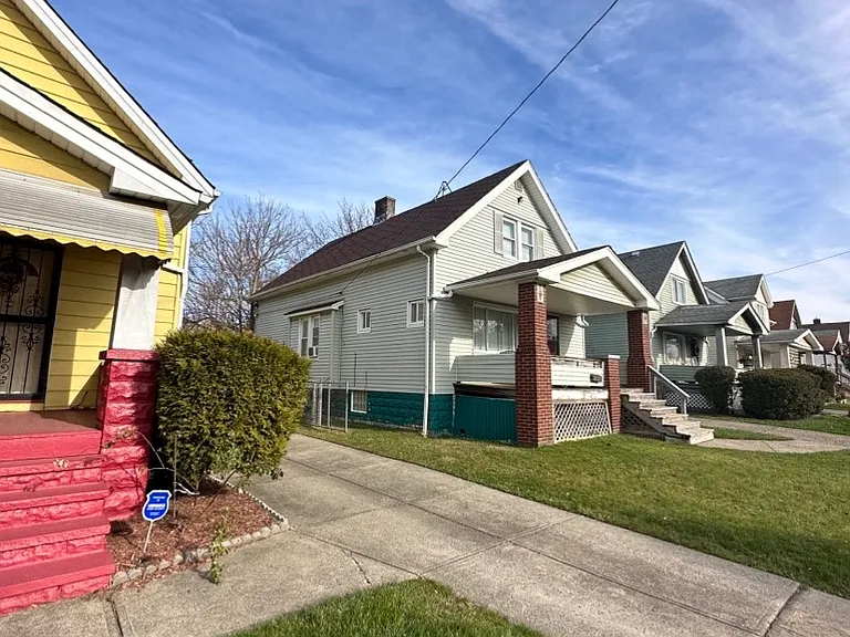 12813 Dove Ave — Photo 2
