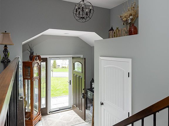 4th image of 8 Willow Road