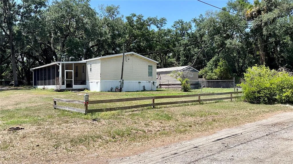 1 bed, 1.0 bath, 1512 sqft, $1,250 — Photo 1