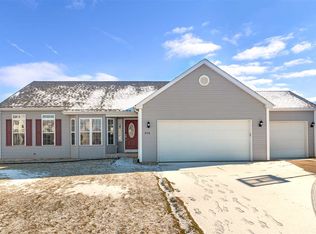 908 Dashwood Ct, Mishawaka, IN 46544