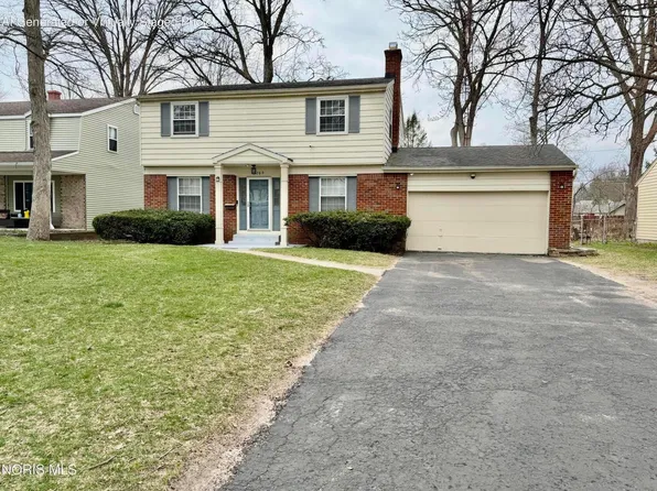 3769 Sylvan Wood Dr, Sylvania, OH 43560