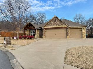 660 Kingston Pl, Tahlequah, OK 74464