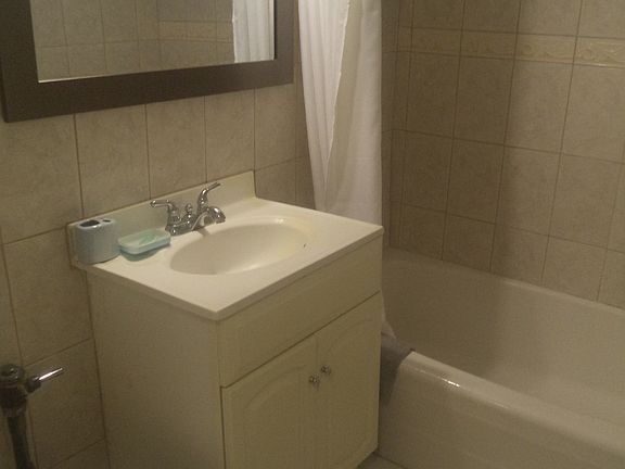 4th image of 310 Lenox Rd APT 5U