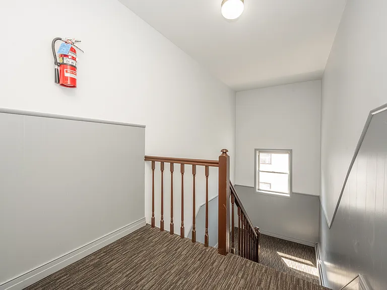 111 Kensington Rd #8 — Photo 15