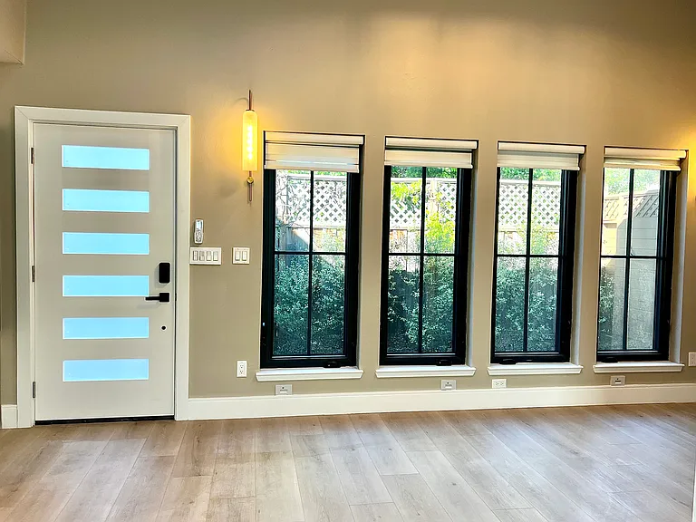 Palm Ave — Photo 16