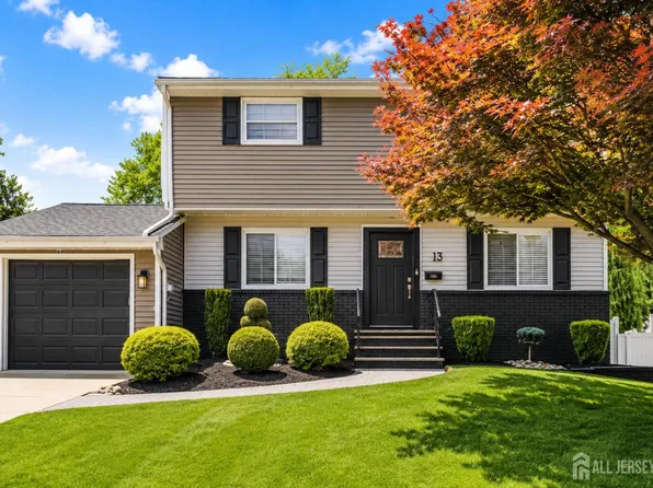 13 Andrew St, Old Bridge, NJ 08857