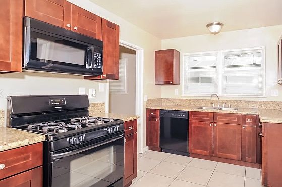 3rd image of 6561 Fulcher Ave