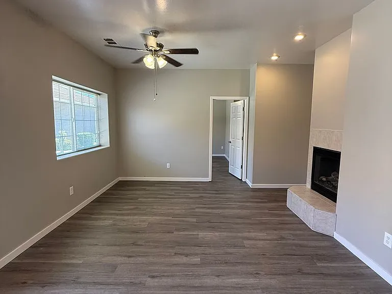 Yellow Meadow Ct 548 — Photo 8