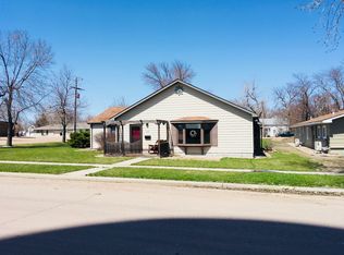 108 E 2nd St, Plankinton, SD 57368