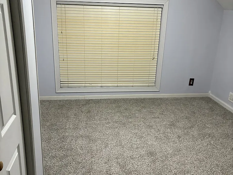 3007 S Mount Carmel Ave — Photo 12