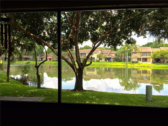 2nd image of 9002 Vineyard Lake Drive #9002