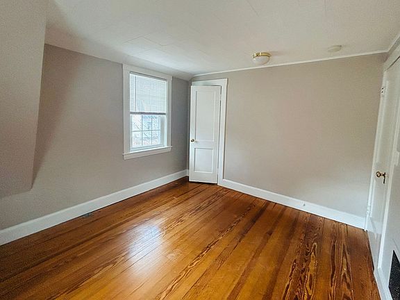5th image of 126 Concord Way