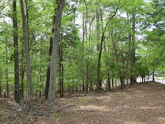 2nd image of 978 Rolling Hills Rd