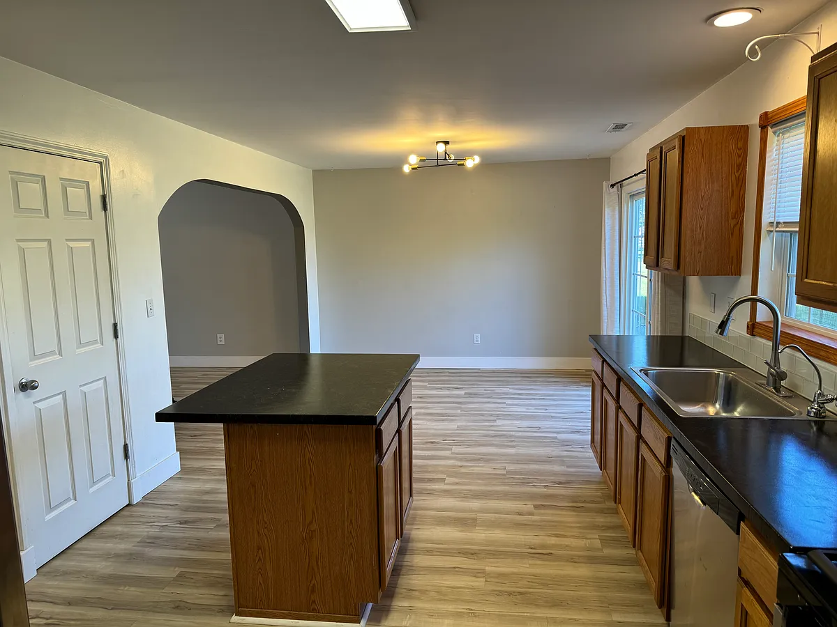 Building Photo - 1309 Baron Ct