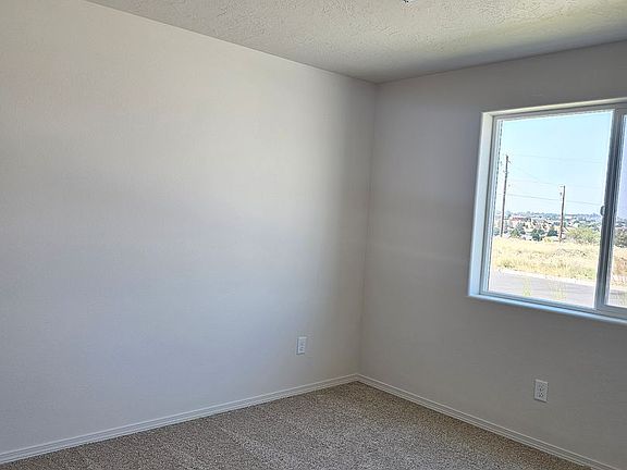 4th image of 515 SE Polaris St
