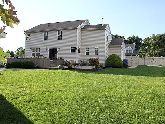 2nd image of 222 Brittany Ln