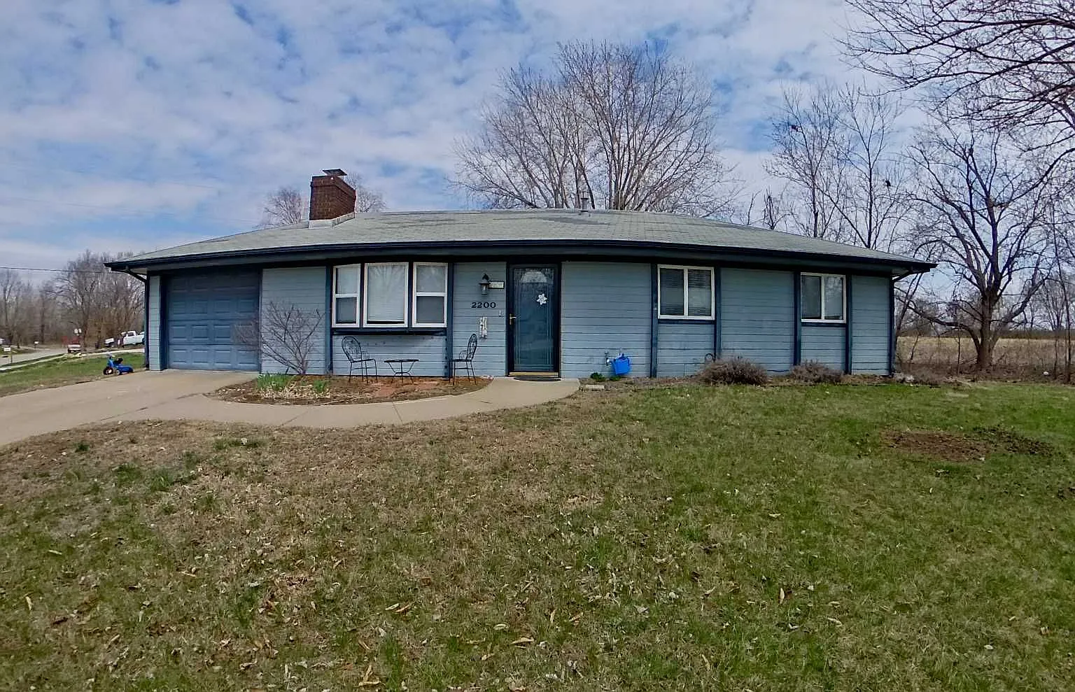 3D Tour Available - Fenced-in Yard + Washer & Dryer + Attached Garage! Available December 5th! — Photo 3