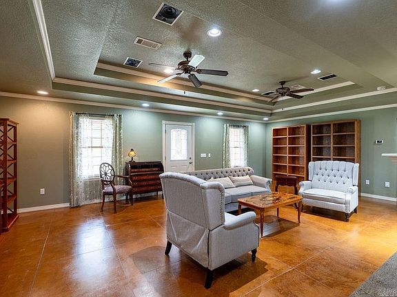 4th image of 270 Lacy Ln