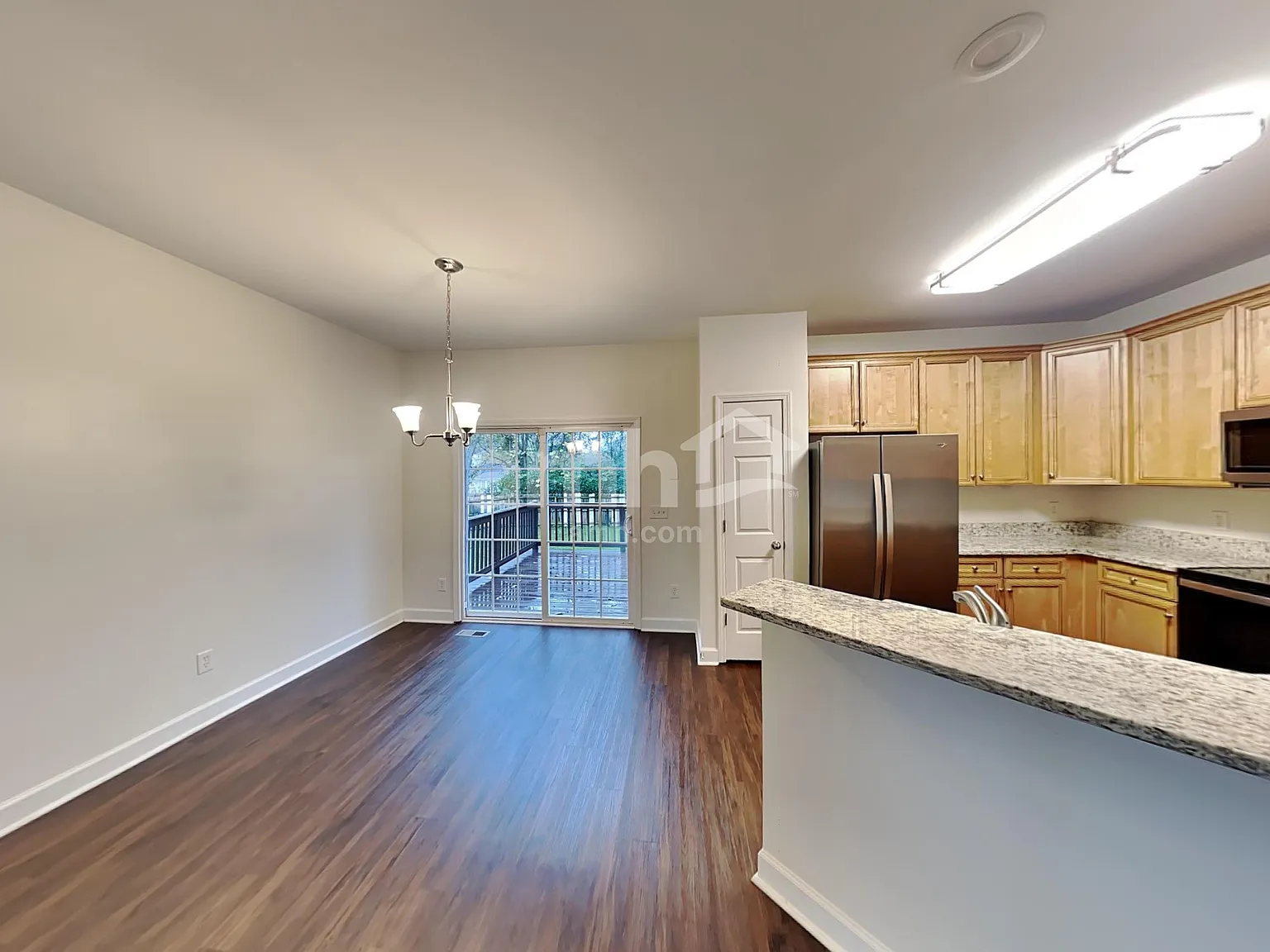 4 bed, 2.5 bath, 2556 sqft, $2,785 — Photo 4