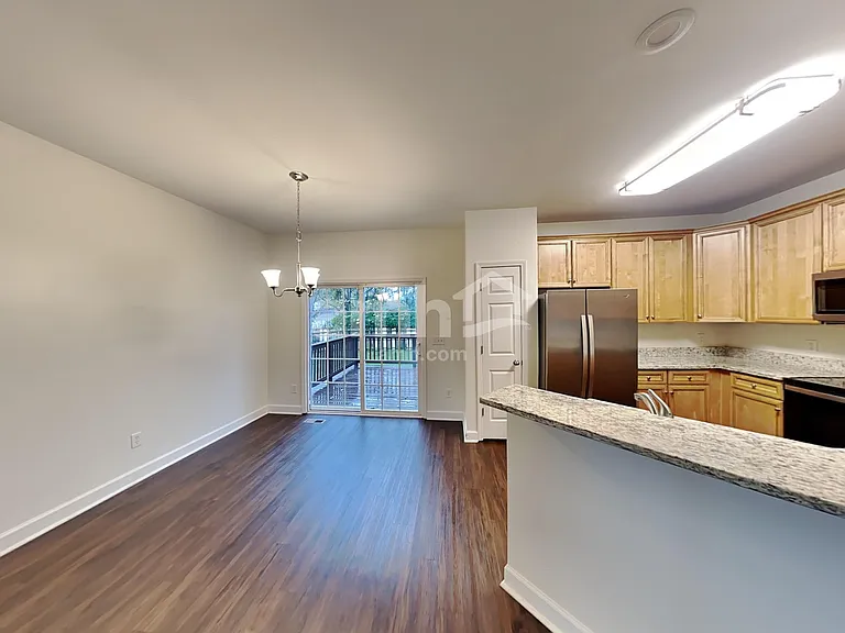 710 Norwood Ct — Photo 4