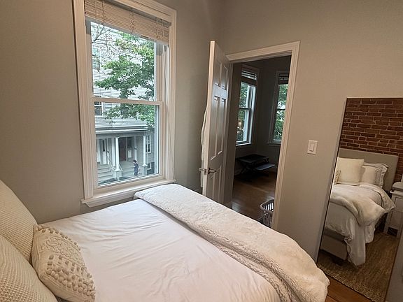 2nd image of 7 Douglas St #2