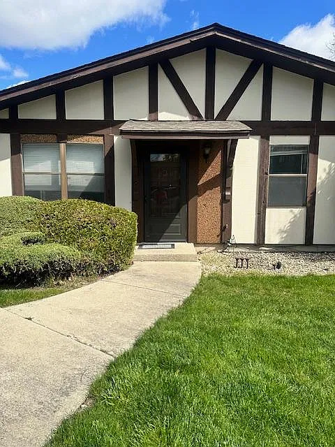 2 bed, 1000 sqft, $1,750 — Photo 1