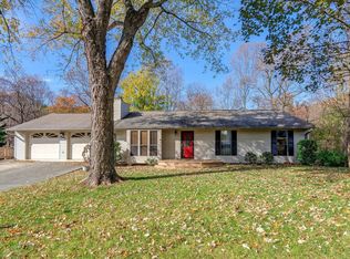 6545 Forest View Rd, Roanoke, VA 24018