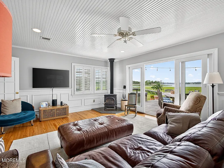 20 Bayonne Ave — Photo 10