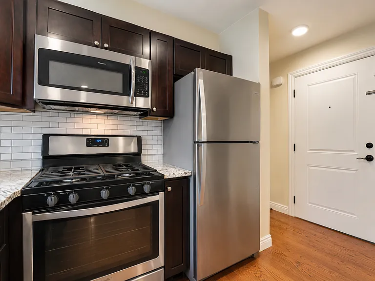 210 Hackensack St #B — Photo 3
