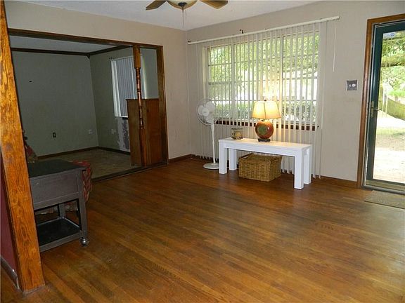 3rd image of 6690 Oaklane Dr