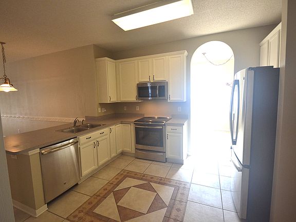4th image of 19105 Chemille Dr