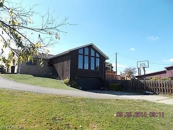 4th image of 608 Lovers Ln