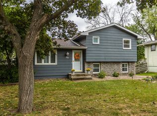 203 12th Ave SW, Altoona, IA 50009