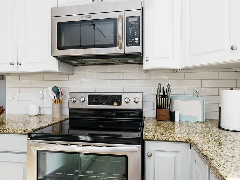 132 Skyview Ct — Photo 47