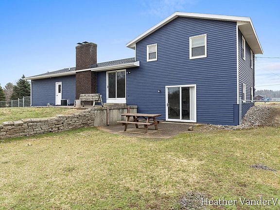 3rd image of 4725 Baldwin St