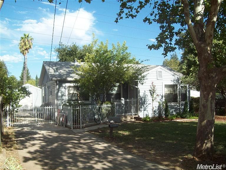 1st image of 3520 Mahogany St
