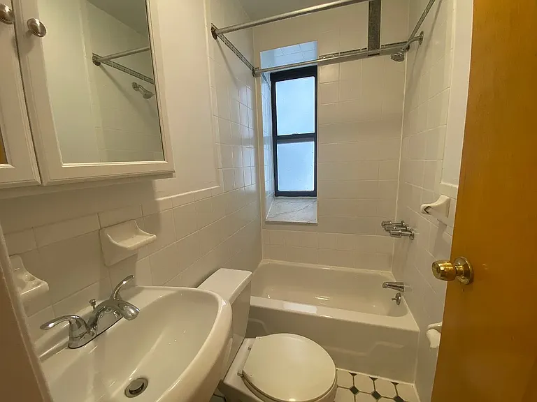 122 Saint Marks Pl #5 — Photo 12