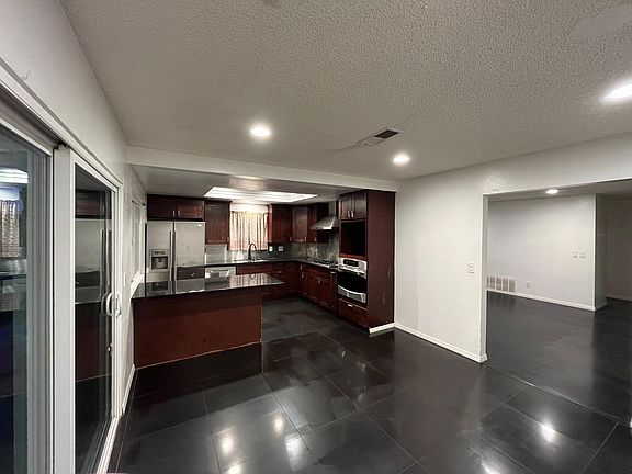 5th image of 4720 Jerry Ave