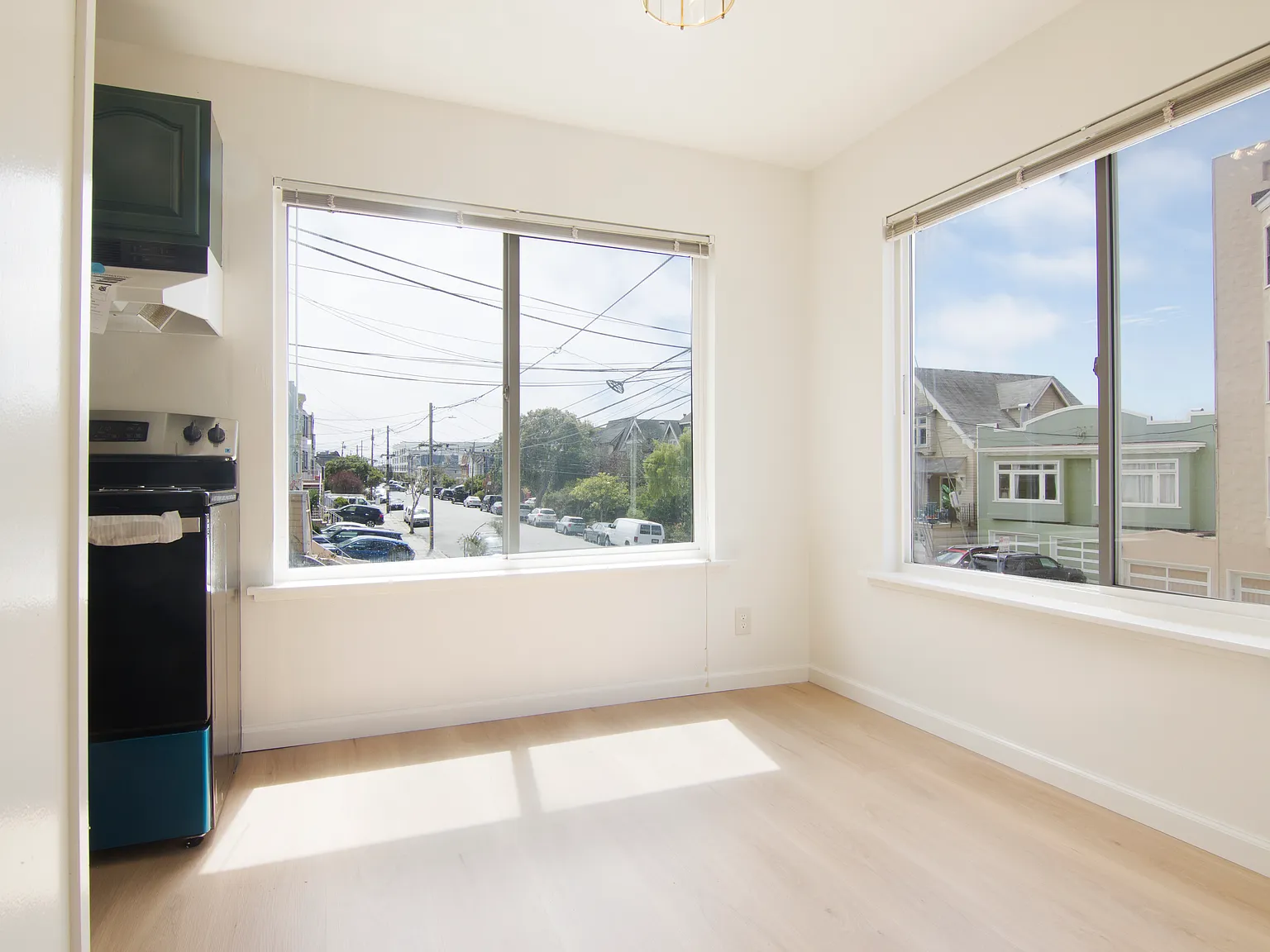 2 bed, 625 sqft, $3,000 — Photo 4