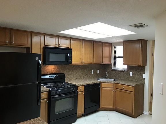 2nd image of 2187 Surrey Ct SE #2187