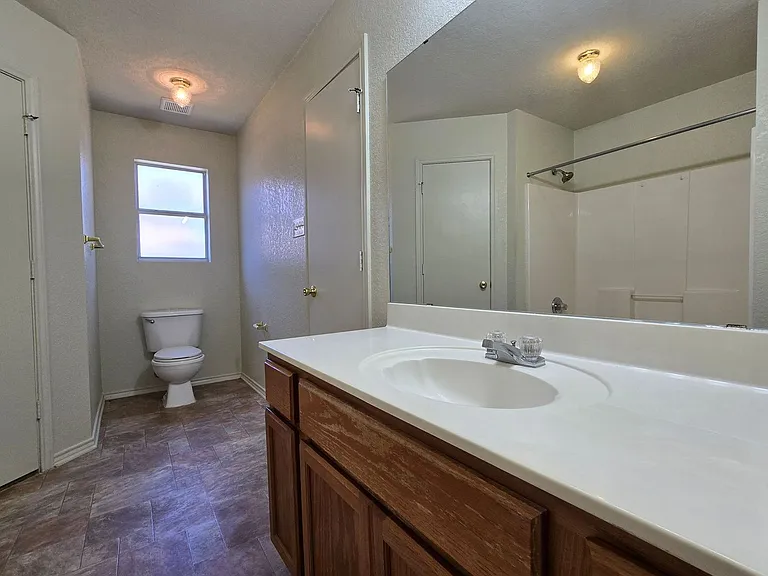 3303 Driftwood Dr — Photo 13