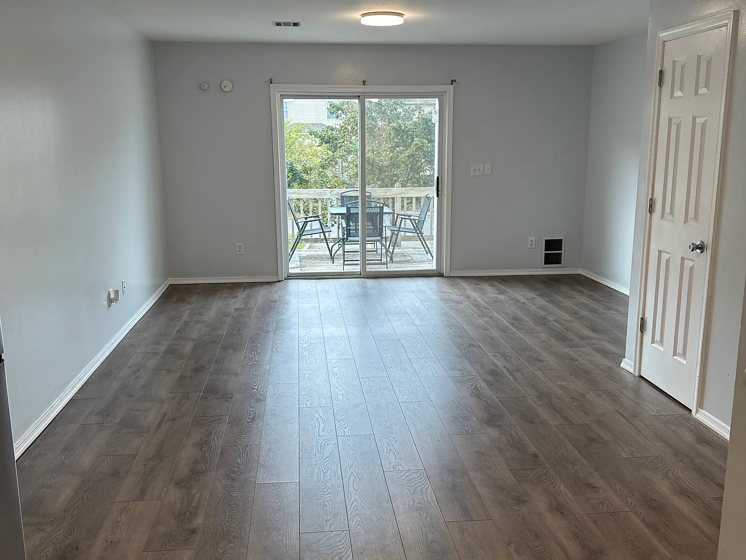 2 bed, 1.5 bath, 1234 sqft, $1,700 — Photo 4