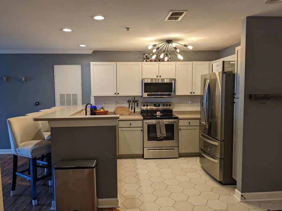 Building Photo - 2807 Bloomfield Ln #105