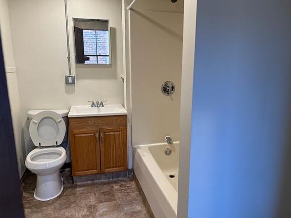 5th image of 419 8th Ave Unit 3