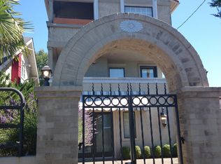 2208 4th Ave N, Seattle, WA 98109