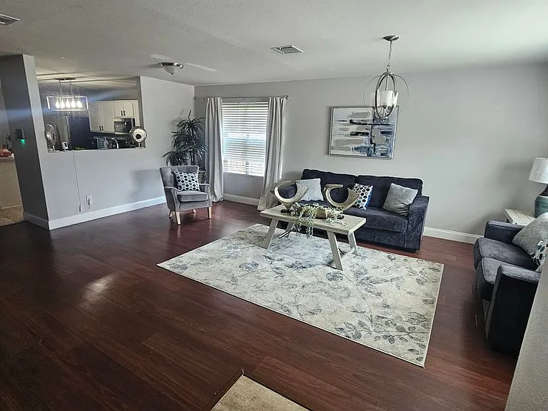 1306 Pigeon Ct — Photo 3