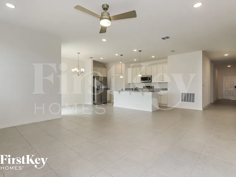 523 Crown Rose Dr — Photo 2