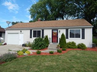 991 Suburban Dr, De Pere, WI 54115