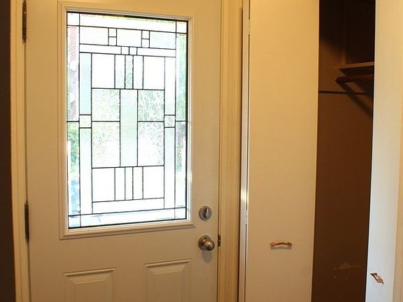 4th image of 356 Shakespeare St #1