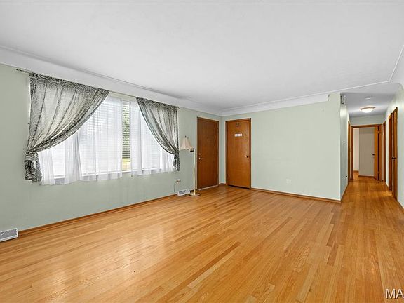 4th image of 105 Liberty Dr